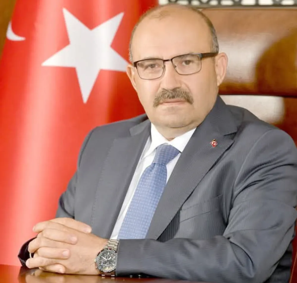 VALİ USTAOĞLU’NDAN 1 EKİM DÜNYA YAŞLILAR GÜNÜ MESAJI