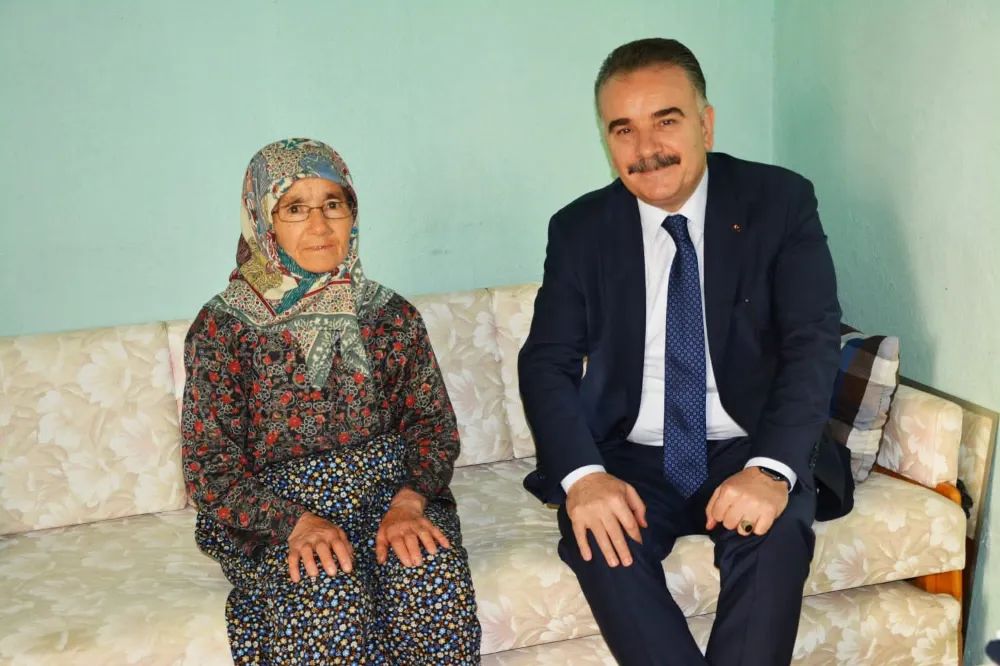 EDREMİT KAYMAKAM AHMET ODABAŞ’TAN, 1 EKİM DÜNYA YAŞLILAR GÜNÜ’NDE ANLAMLI ZİYARET