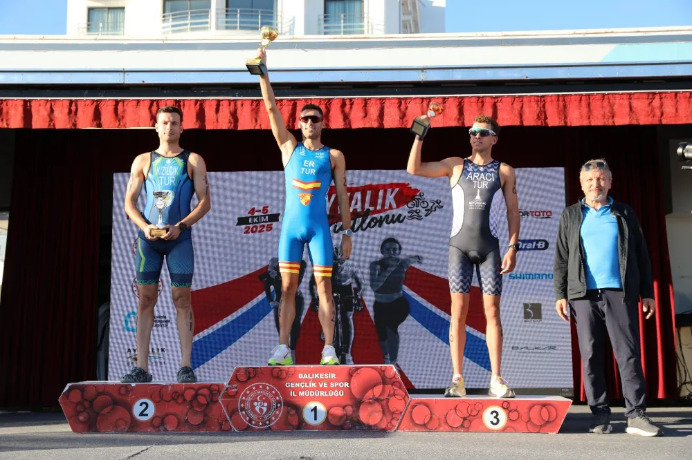 Ayvalık’ta triatlon rüzgarı esti