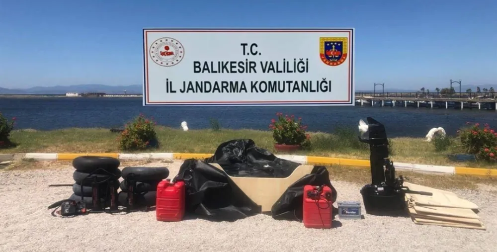 BALIKESİR JANDARMA 33 DÜZENSİZ GÖÇMEN YAKALADI