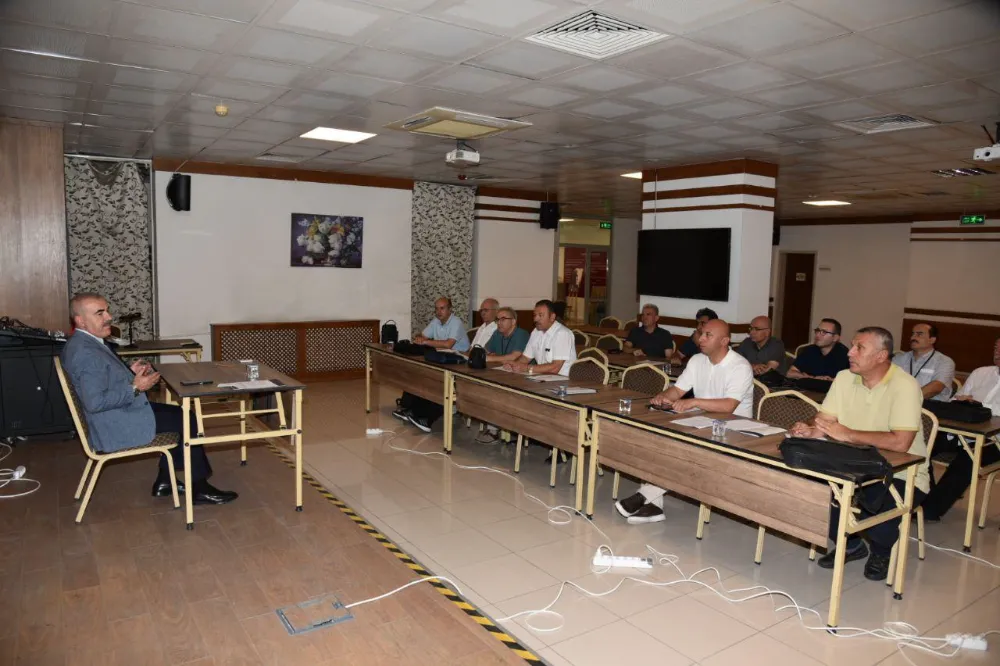 Ayvalık’ta İlçe Millî Eğitim Müdürleriyle Değerlendirme Toplantısı