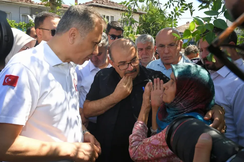 Vali Ustaoğlu Deprem Bölgesinde 