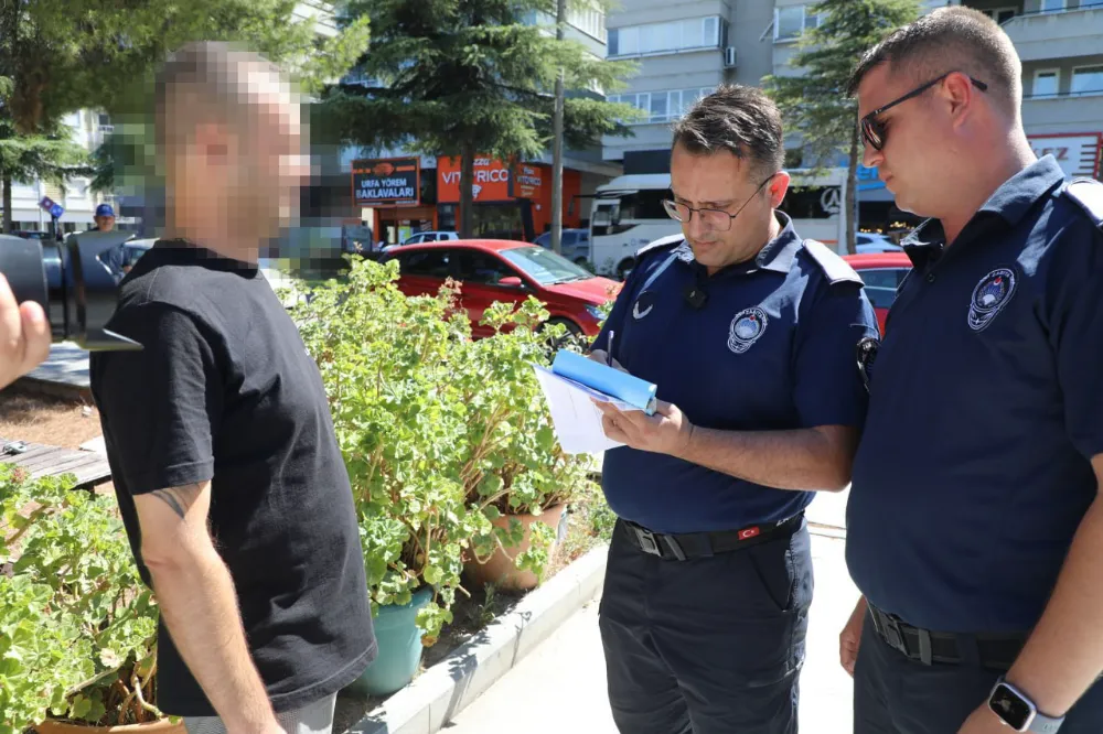Edremit’te yere çöp ve izmarit atana para cezası dönemi başladı