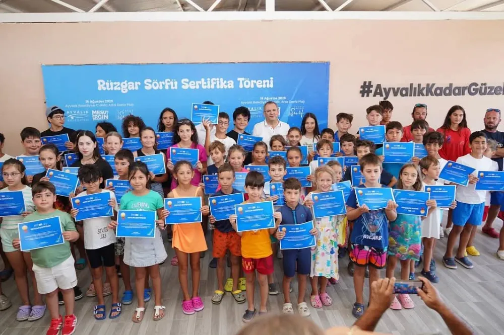 Ayvalık’ta Rüzgarla Güçlenen, Denizle Öğrenen Gençlik