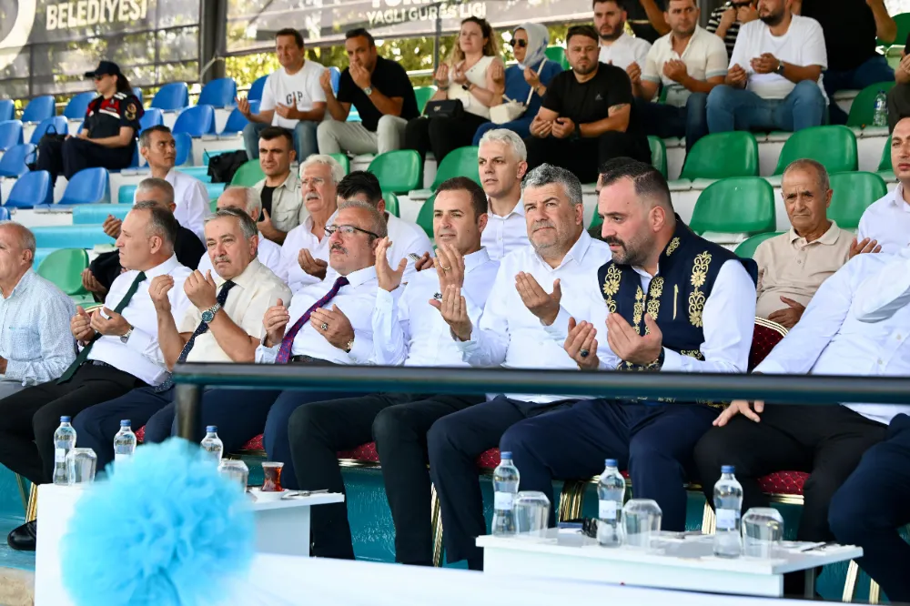 65. Geleneksel Kurtdereli Mehmet Pehlivan Yağlı Güreşleri coşkuyla başladı