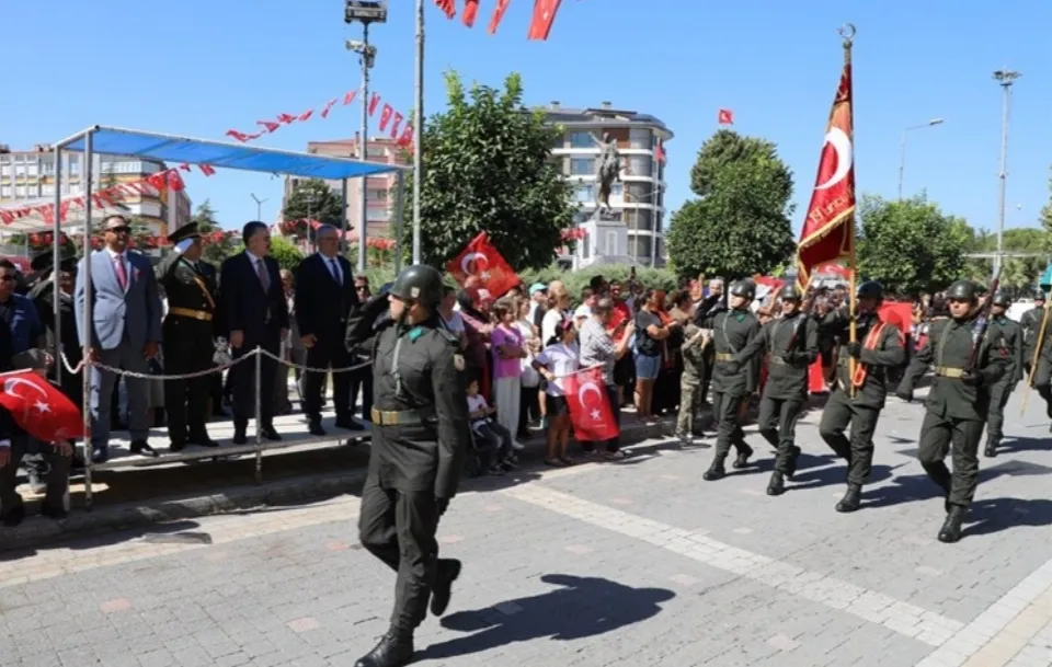 EDREMİT’TE 30 AĞUSTOS ZAFER BAYRAMININ 103. YIL DÖNÜMÜ TÖRENLERLE KUTLANDI