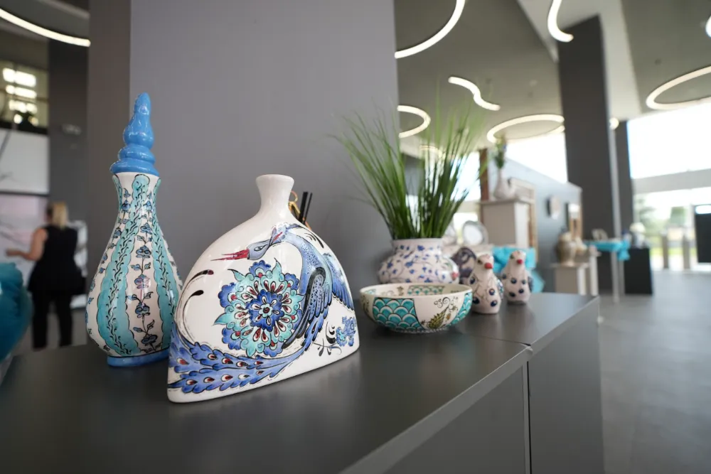 Mavinin Lâl Hali’ sanatseverlerle buluşuyor