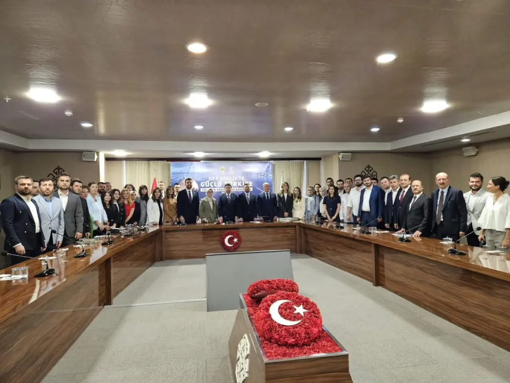 BAKAN TUNÇ , AK PARTİ BALIKESİR İL TEŞKİLATI İLE BİRARAYA GELDİ 