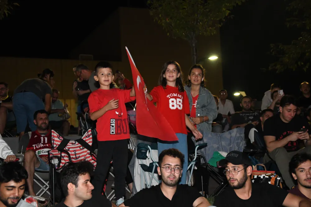 A Milli Basketbol Takımı yuvaya gümüş madalyayla döndü