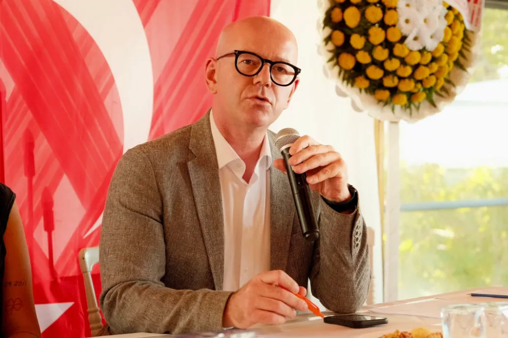 Serkan Sarı Erdek’te Kongreye katıldı 