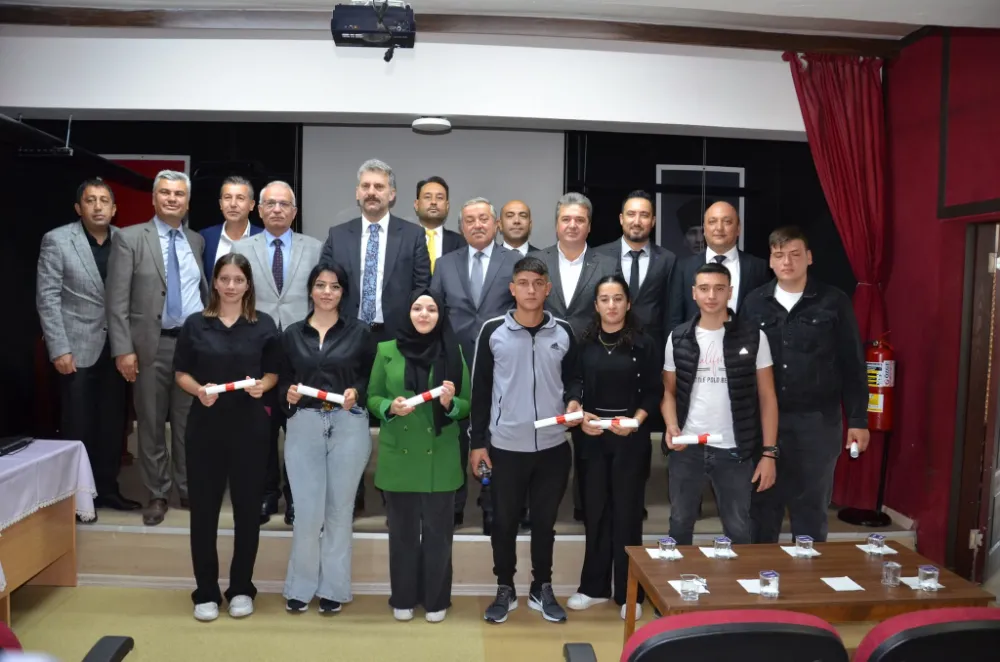 AHİLİK HAFTASI BELGE TAKDİM TÖRENİYLE SON BULDU