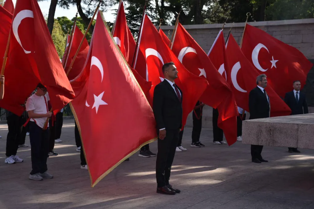 2025–2026 Eğitim ve Öğretim Yılı İlköğretim Haftası Çelenk Sunma Töreni Gerçekleştirildi